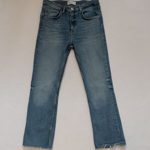 Zara Classic Cropped Blue Denim Jeans